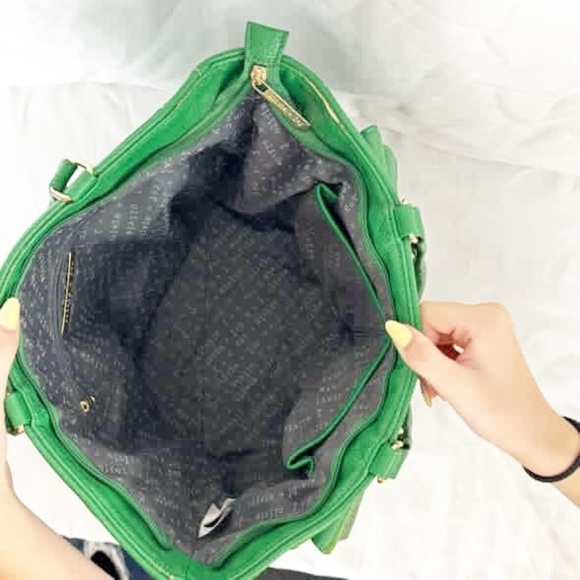 💚Olivia+Joy Emerald Green Vegan Leather Large Structured Work Tote💚 - Picture 5 of 16